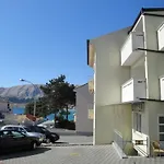In Mit Eigenem Balkon By Interhome Башка