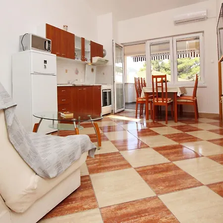 In Mit Eigenem Balkon By Interhome Διαμέρισμα Baška