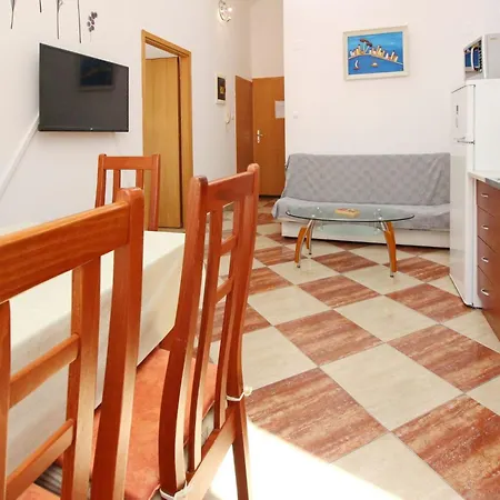 In Mit Eigenem Balkon By Interhome Διαμέρισμα Baška
