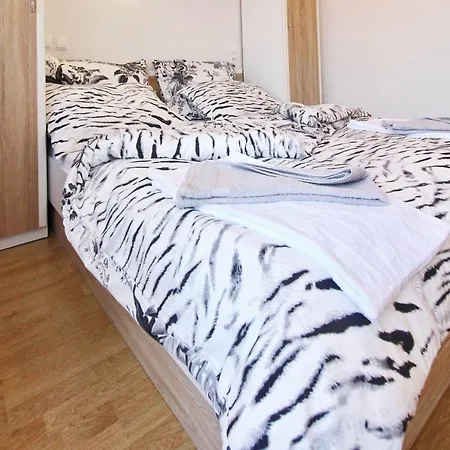 In Mit Eigenem Balkon By Interhome Διαμέρισμα Baška