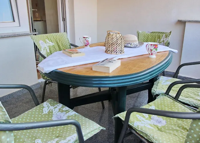 In Mit Eigenem Balkon By Interhome Apartmán